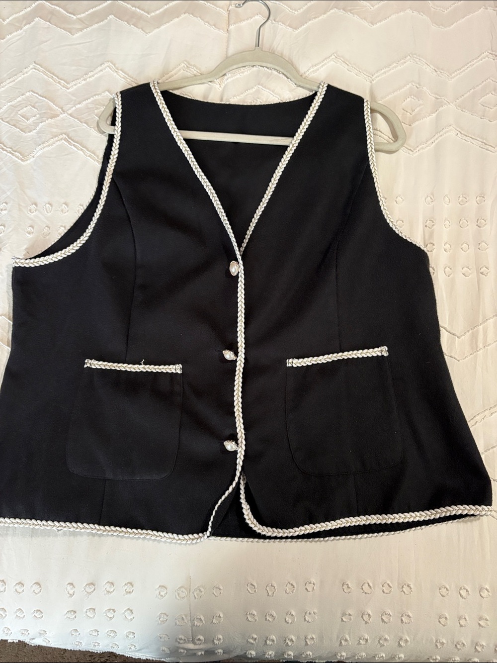 SHEIN Black Sleeveless Vest with White Braided Trim